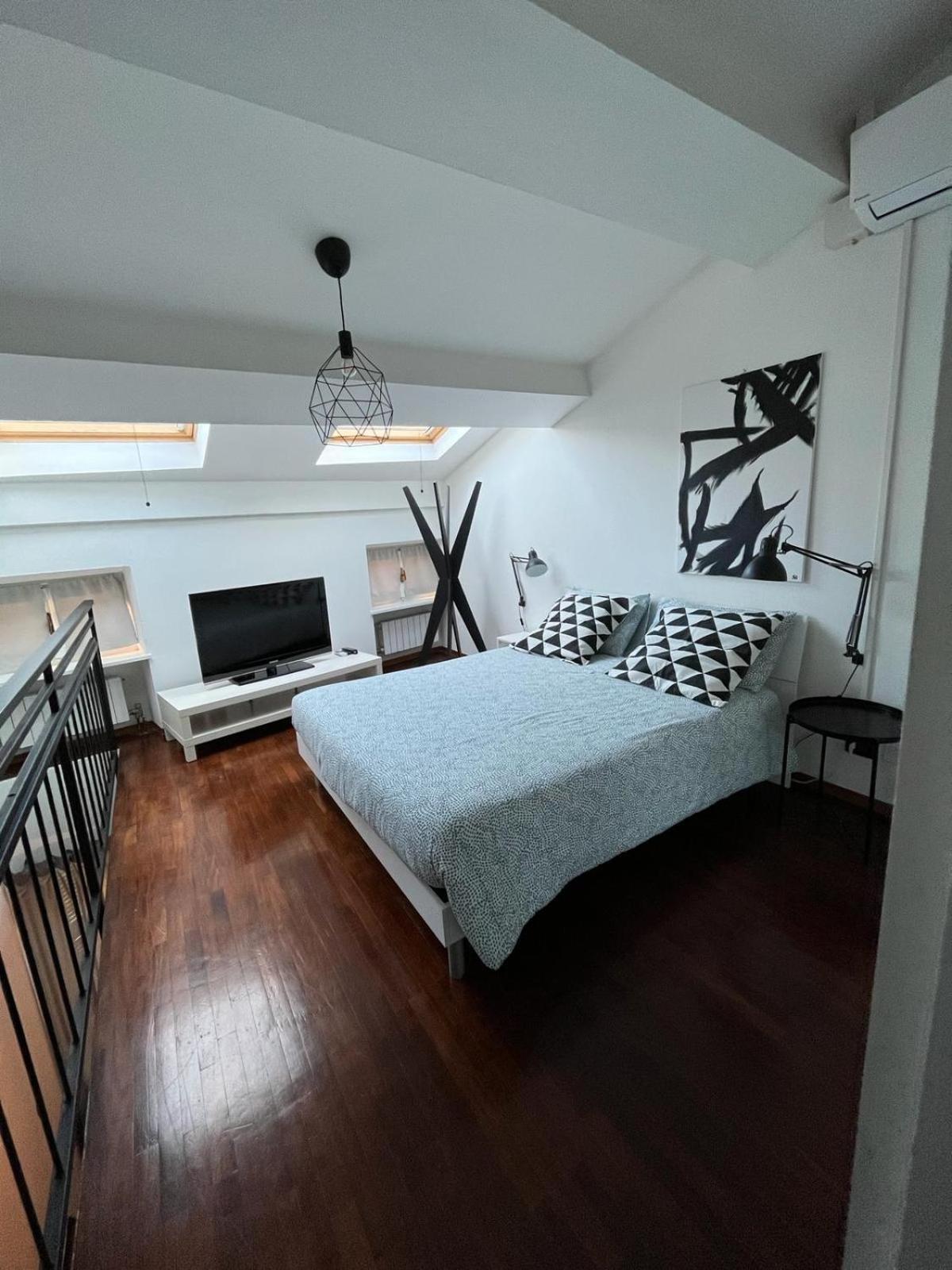 Sophia'S Loft Apartment ปาร์มา ภายนอก รูปภาพ