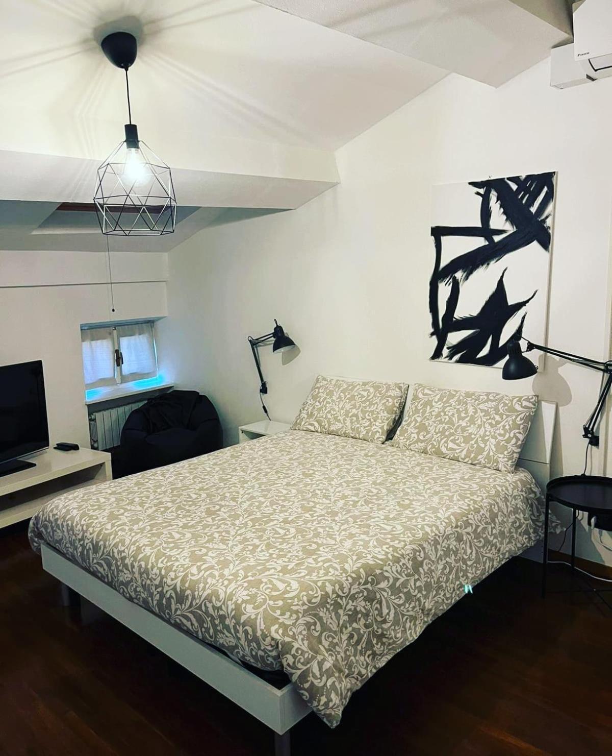 Sophia'S Loft Apartment ปาร์มา ภายนอก รูปภาพ